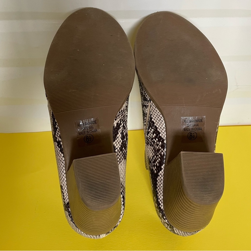 MVE Brown Snake Skin Patterned Ankle Booties. Size 8.5 - Picture 5 of 9